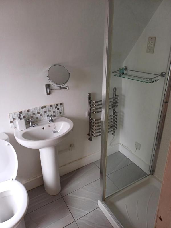 Double Room with Private Bathroom image 1