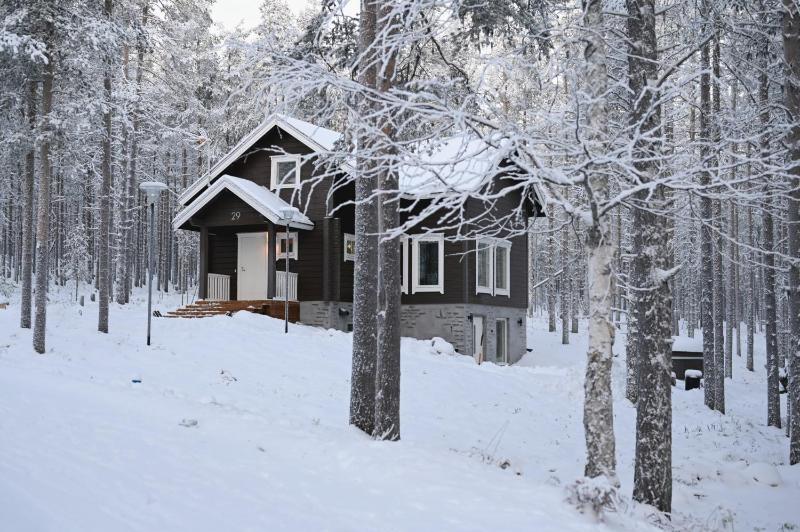 Holiday Cabin Northern Highlight next to Reindeer Farm Outdoor Hot Tub with fee Skiroom included - image 1