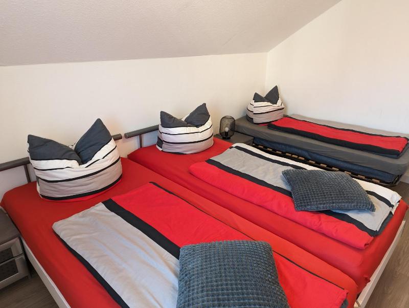 One-Bedroom Apartment (2 - 5 Adults) image 3