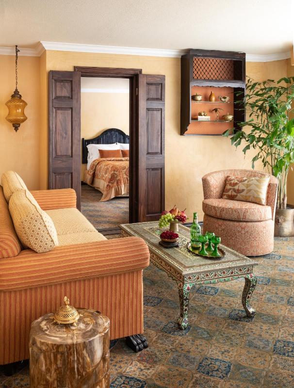 One-Bedroom Suite image 3