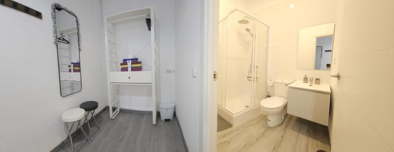 Quadruple Room image 2