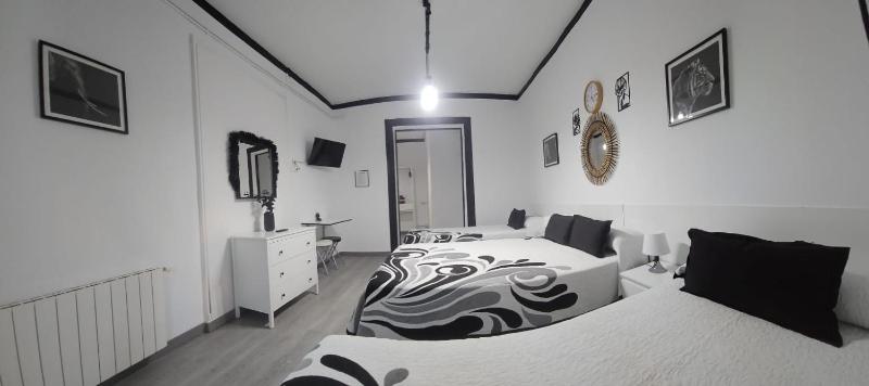 Quadruple Room image 1