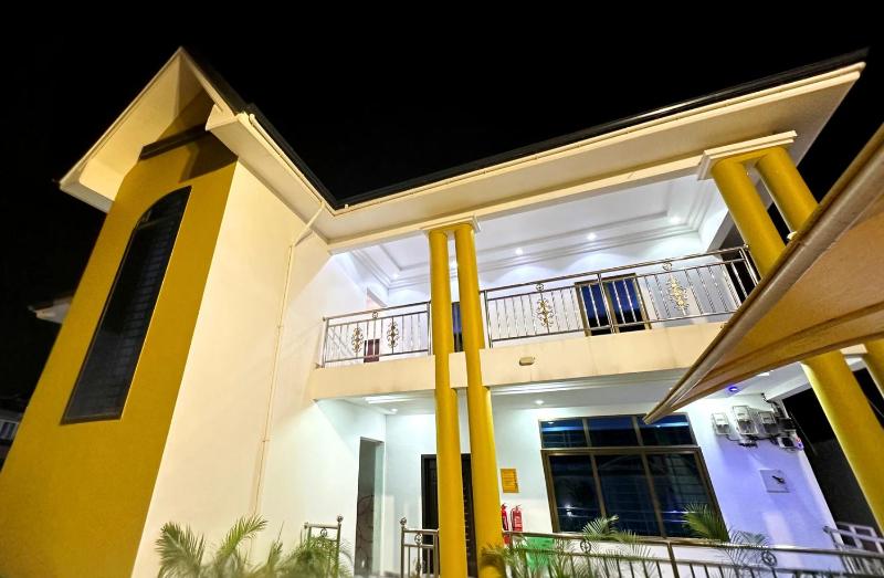 Firnic Luxurious Private Hotel - image 8