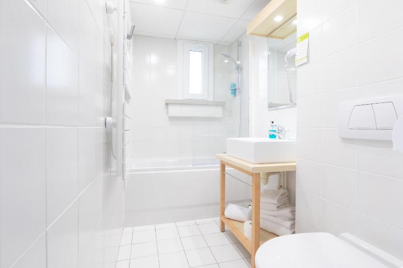 Triple Room with Sea View image 2