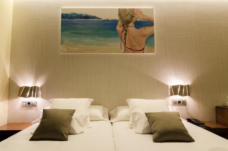Superior Double or Twin Room image 4
