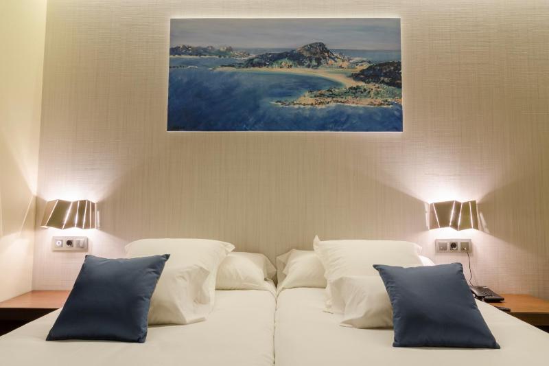 Double or Twin Room image 3