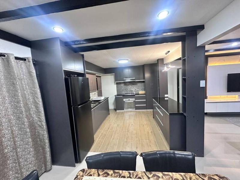 3 Bedroom Modern Executive Flat in Namadi Heights - image 8