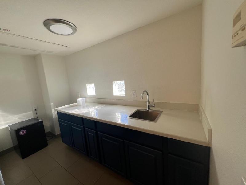 King Suite with Pool View Patio image 4