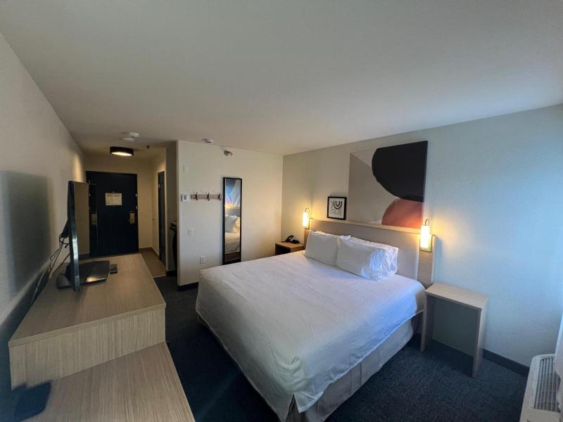 King Room image 2