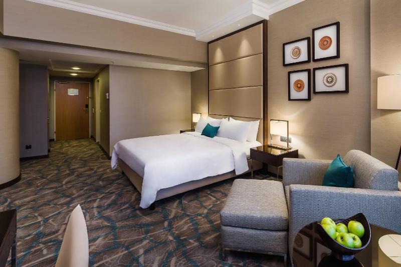Executive Room with Executive Lounge Access image 4