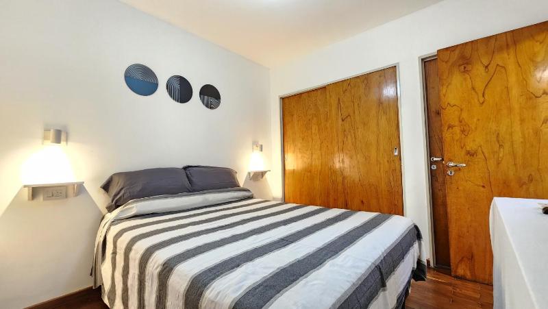 Departamento PB patio y asador privados - NUEVO SERVICIO Estacionamiento 24hs INCLUIDO no camioneta- Cerca de hotel Quinto Centenario Nuevocentro shopping Hospital Clinicas y Club Universitario Córdoba Sede central - image 20