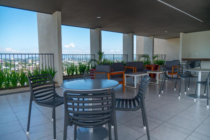 Condo 9 San Francisco Tower - image 12
