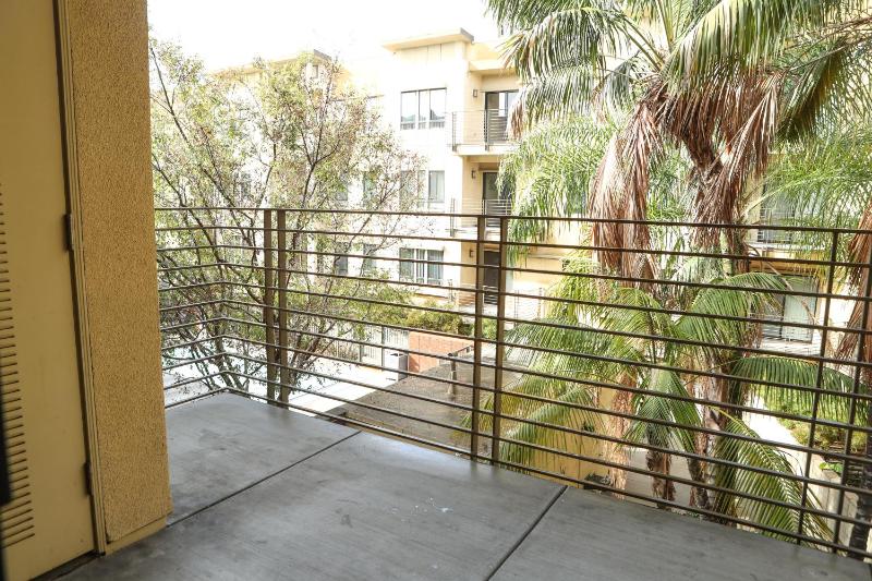 Amazing Apartments near the grove - image 5