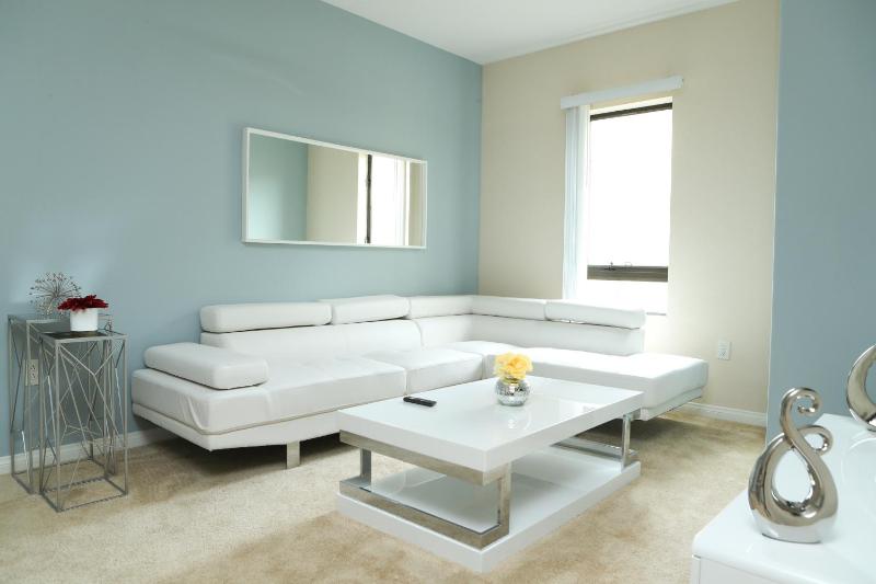 Amazing Apartments near the grove - image 7