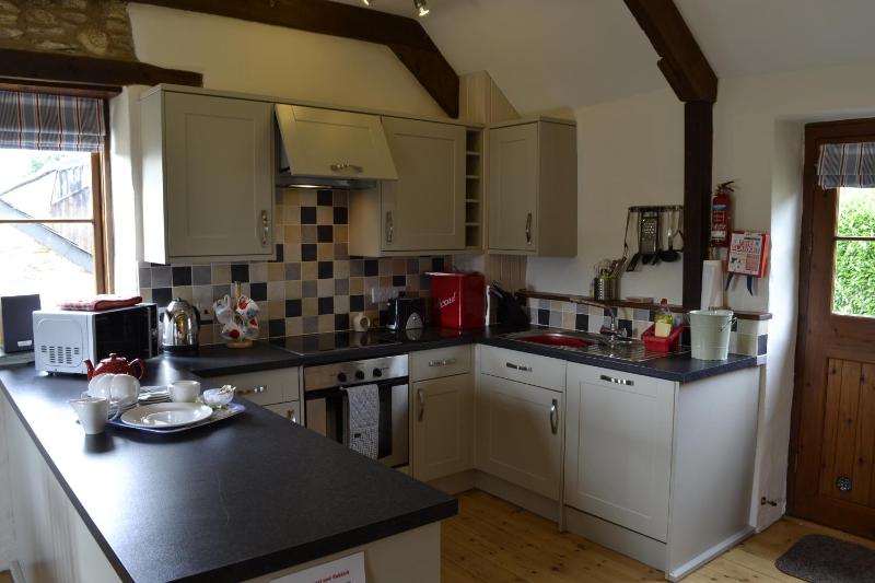Cottage (4 Adults) image 3