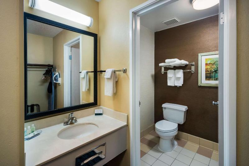 King Room - Non-Smoking image 1