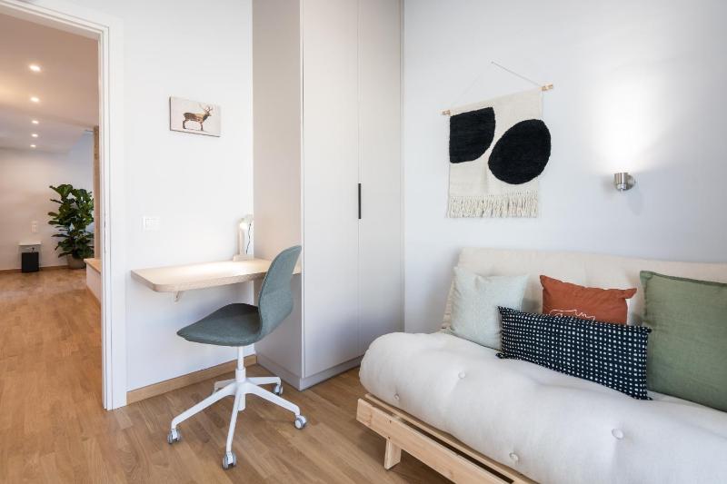 3BR Petralona Escape - image 5
