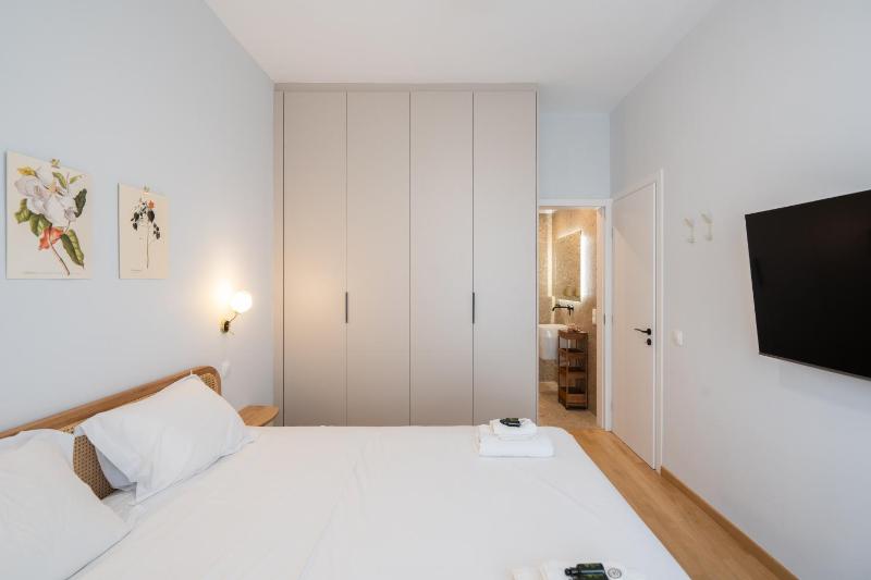 3BR Petralona Escape - image 6