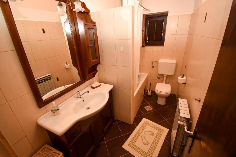 Apartments and Rooms Frane - image 17