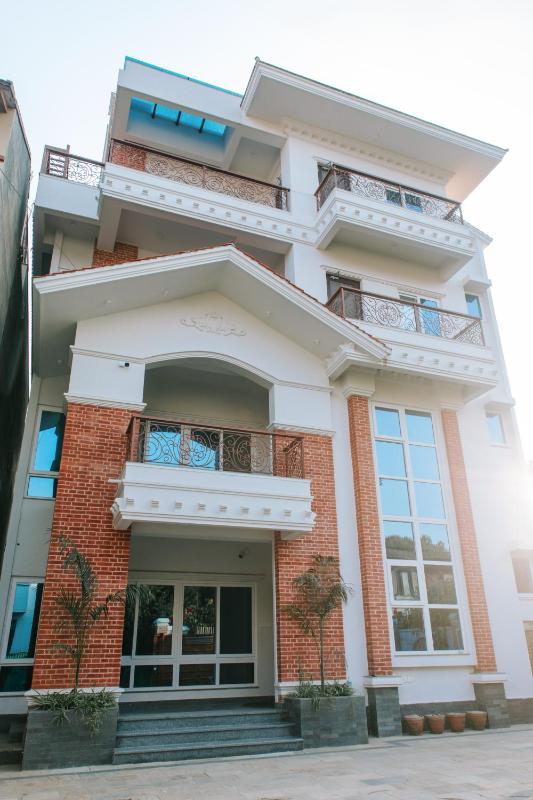 2BHK Serviced Apartment at heart of city - image 1