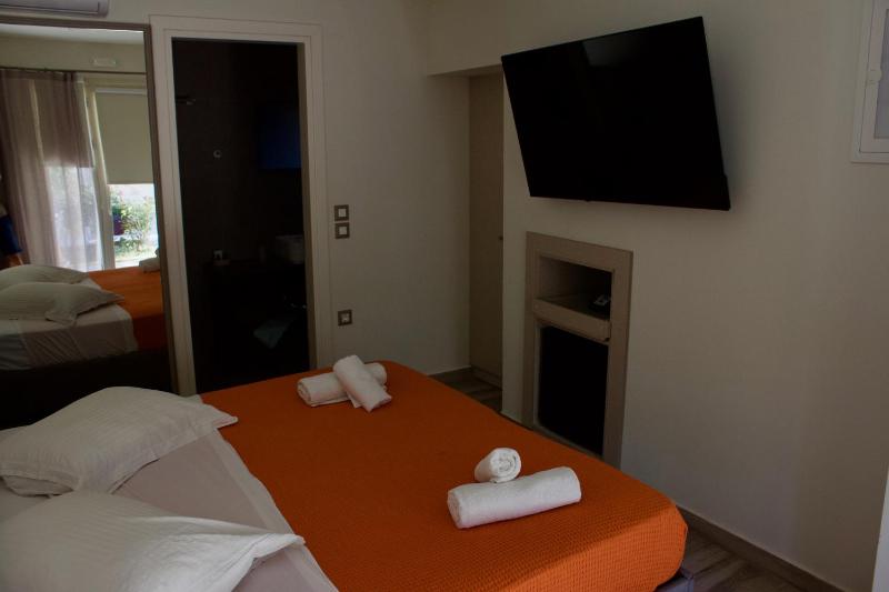 Makris Yialos Apartments - image 23