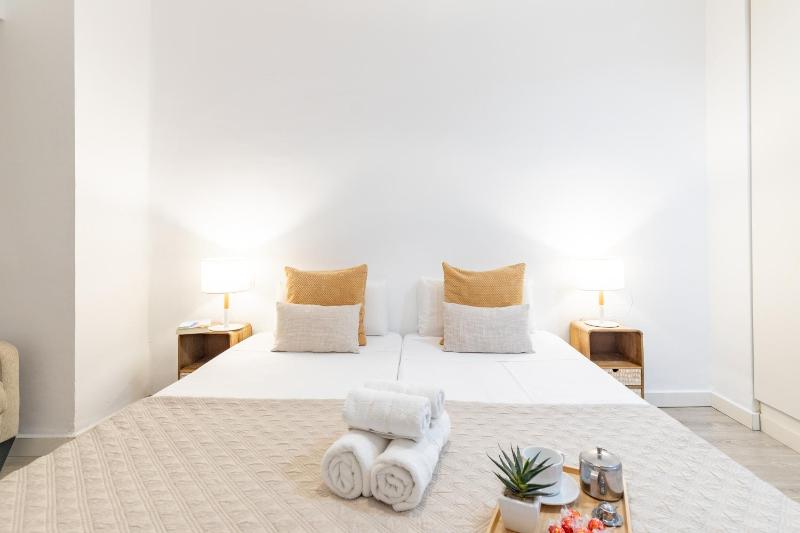 Apartment 1B image 4