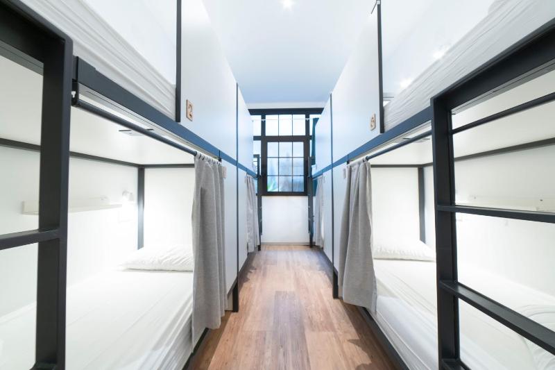 Bed in 8-Bed Dormitory Room with Private Bathroom image 4