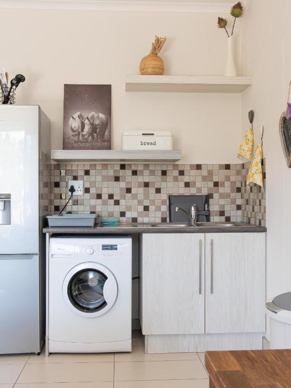 Rieks van der Walt Self-Catering Apartment - image 3