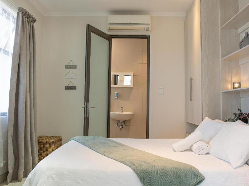 Rieks van der Walt Self-Catering Apartment - image 8