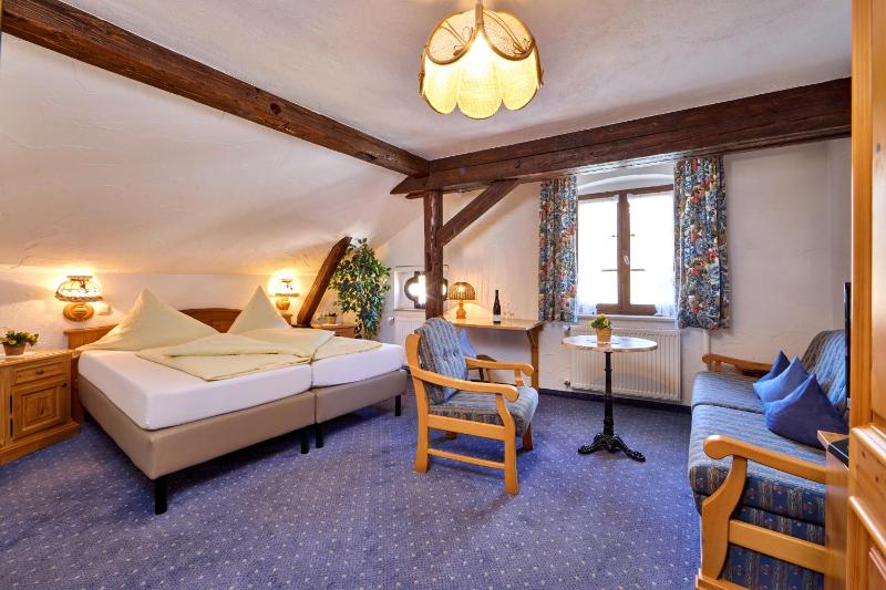 Double Room image 4