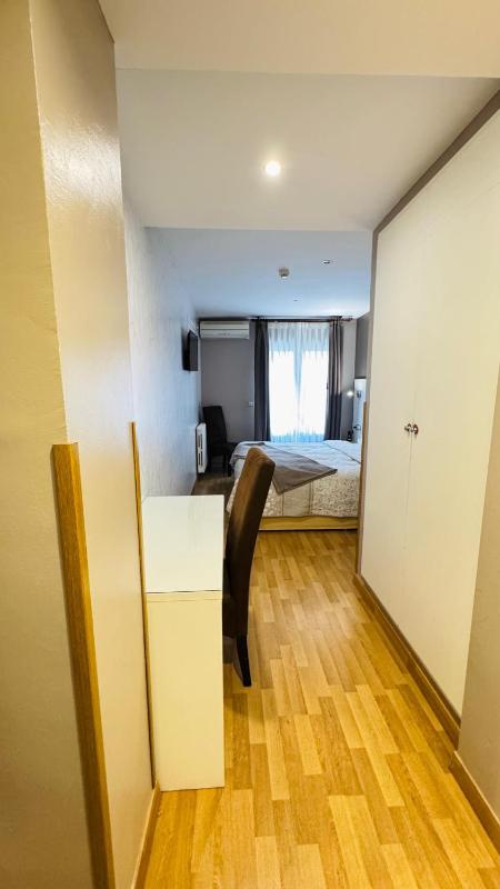 Standard Double Room image 3