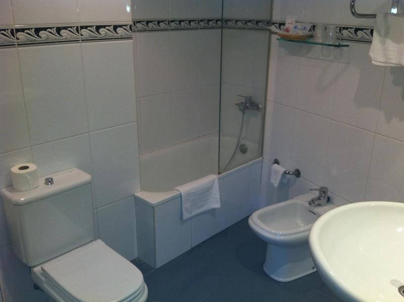 Quadruple Room image 3