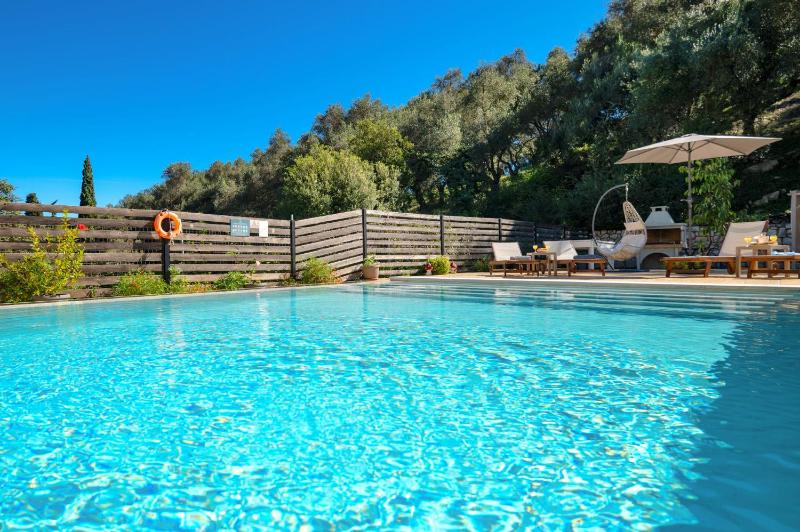 Villa Kambos Saint Stephanos - image 27