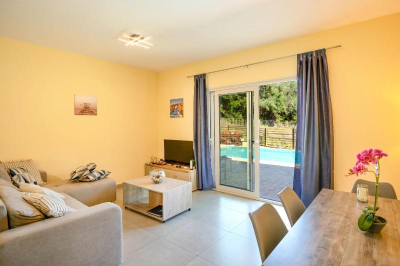 Villa Kambos Saint Stephanos - image 40