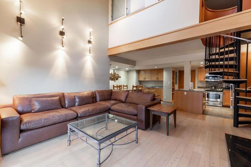 Condo with Hot Tub Free Garage Parking - image 16