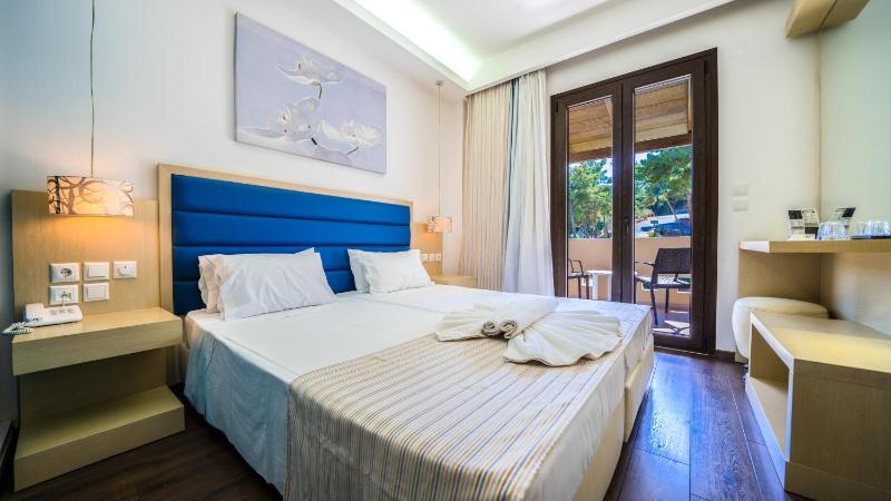 Triple Room with Mountain View image 4