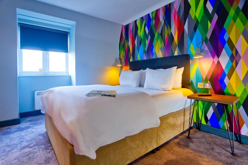 Standard Double Room image 3