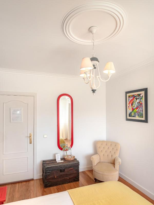 Small Twin Room image 3