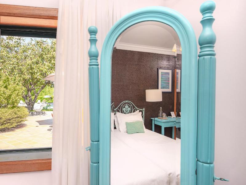 Deluxe Twin Room image 4