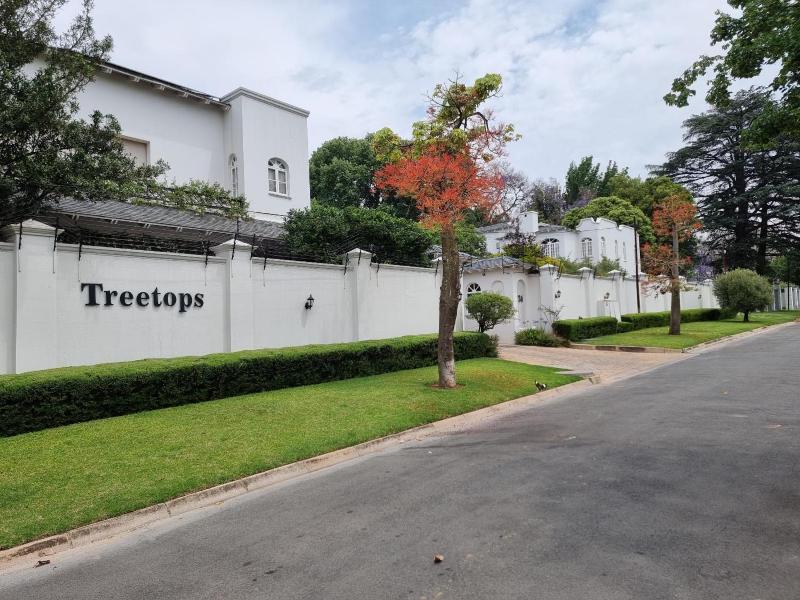 Hyde Park Retreat - image 1