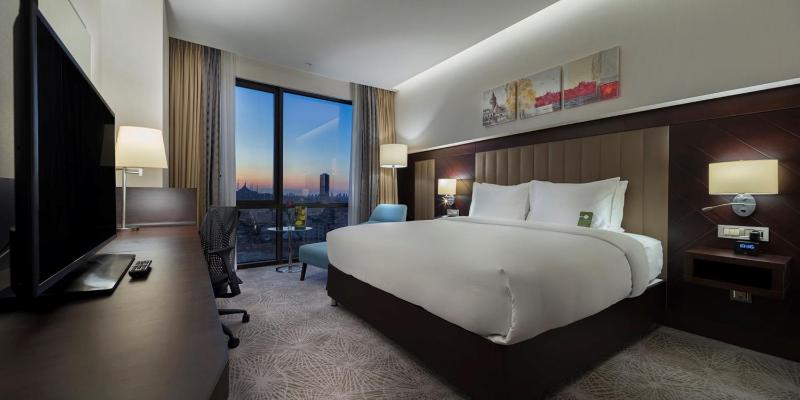 King Guest Room image 1