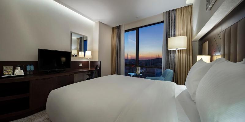 King Guest Room image 3