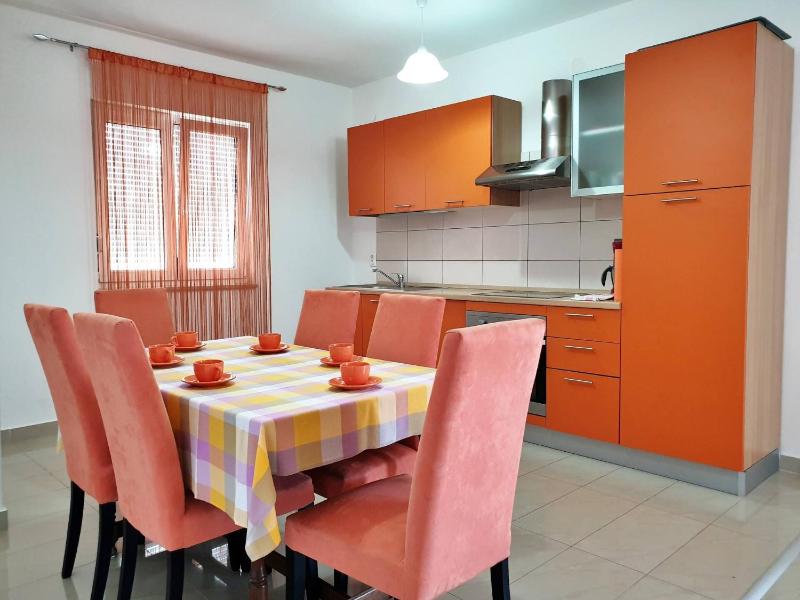 Apartments Rea - image 12