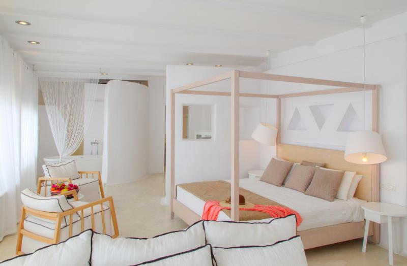 Notos Suite with Sea View image 1