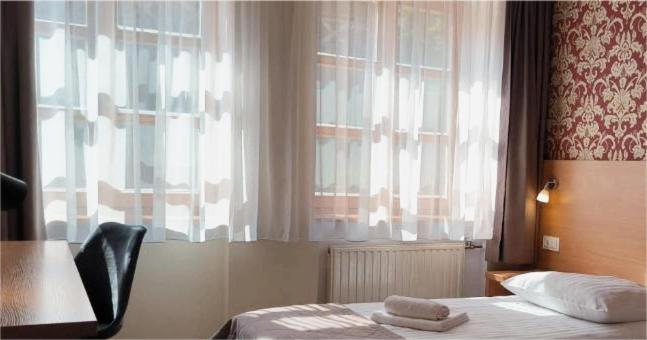 Single Room image 4