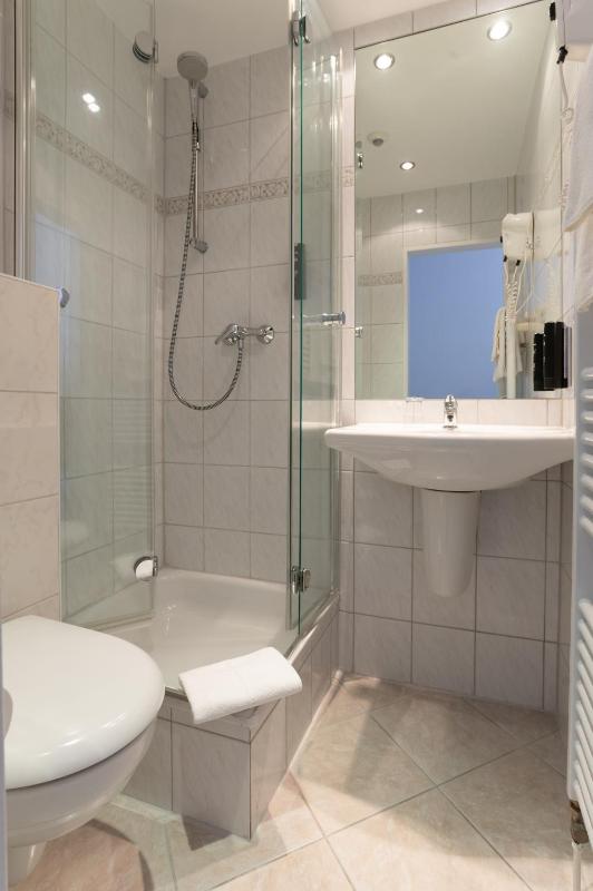 Single Room image 4