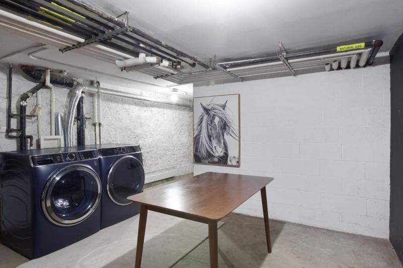 Charming Central Park Townhome - image 5