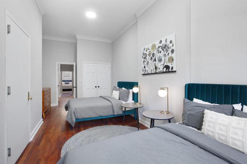 Charming Central Park Townhome - image 9