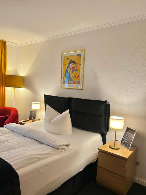 SOHO Private Zimmer & Rooms Im Herzen der Altstadt - image 11