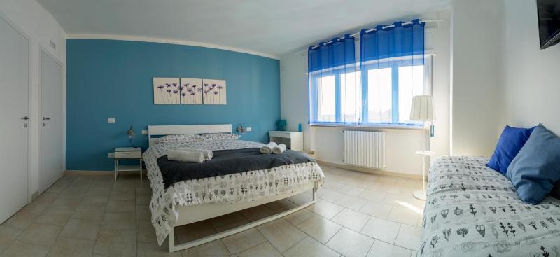 Quadruple Room with Private Bathroom image 3